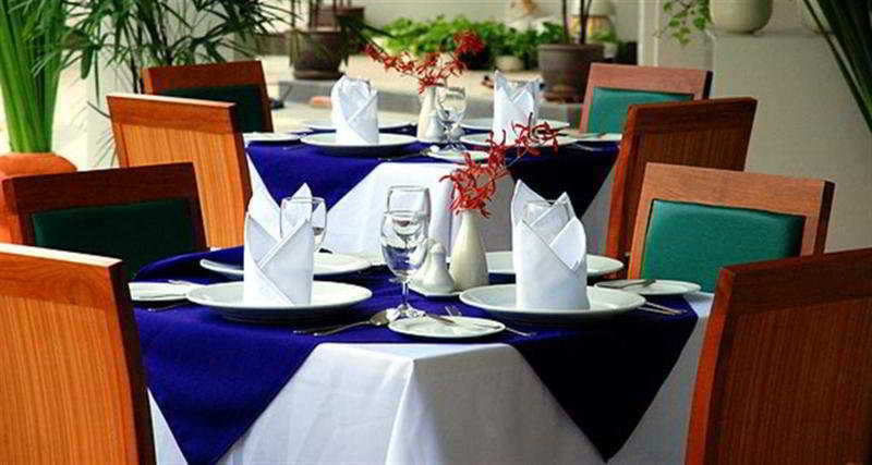 Laurel Suite Bangkok Bagian luar foto