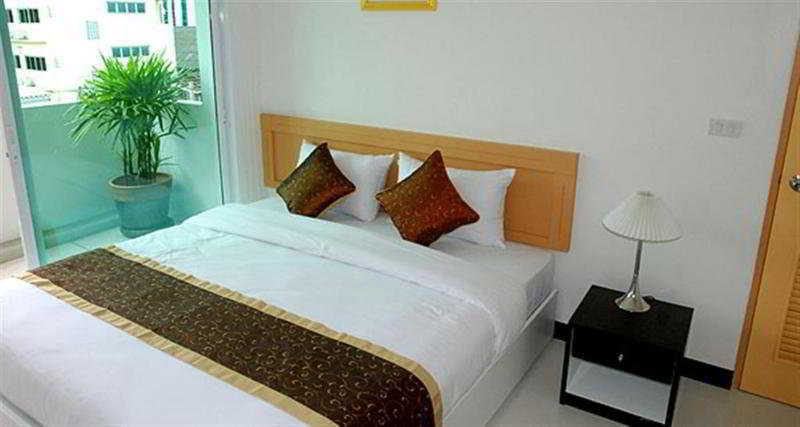 Laurel Suite Bangkok Bagian luar foto